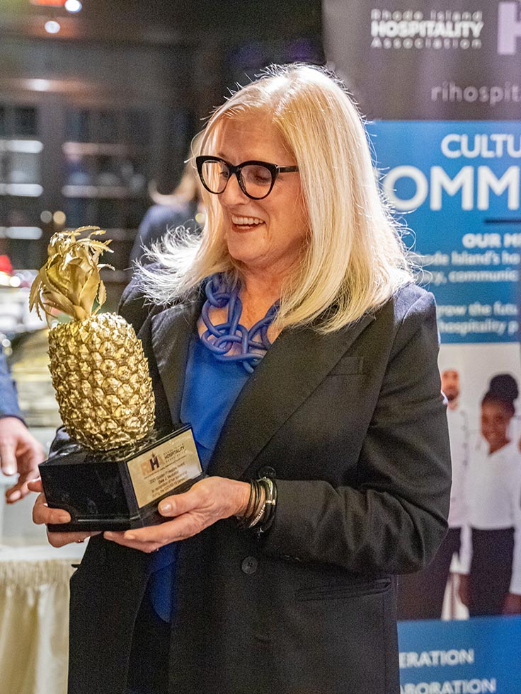 Dale J. Venturini accepts the 2021 Golden Pineapple Award